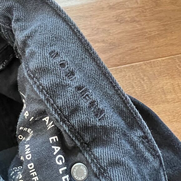 American Eagle Mom Jean Size 000 Regular Black Straight Leg Distressed Destroyed - Picture 4 of 10